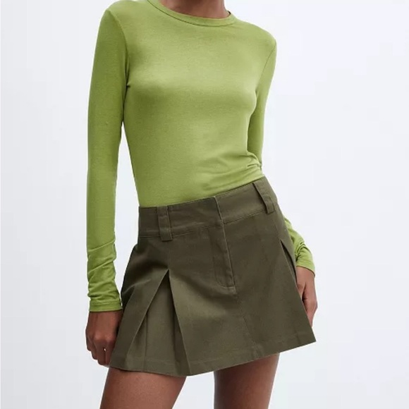 MANGO Women's Pleated Miniskirt NWT - Picture 3 of 9